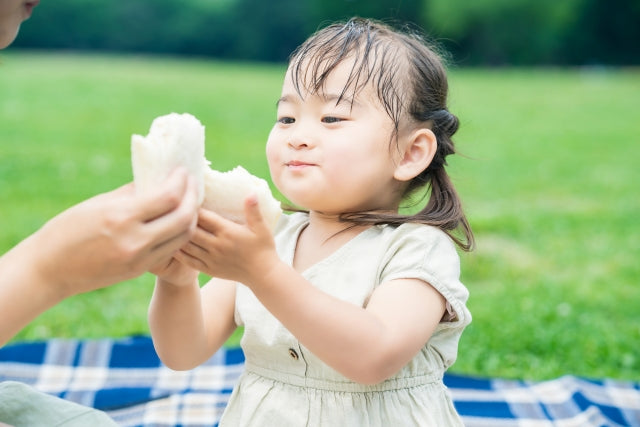 【幼児食】2歳児の塩分量はどのくらい？管理栄養士がわかりやすく解説します！